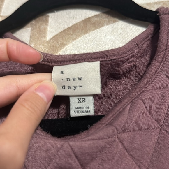 Women’s balloon 3/4 sleeve quilted dress - Picture 3 of 6